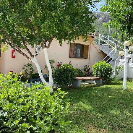 Garden Rooms Himare Ngoại thất bức ảnh