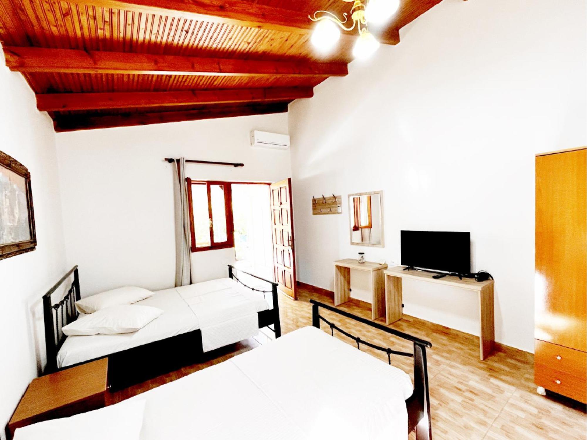 Garden Rooms Himare Ngoại thất bức ảnh