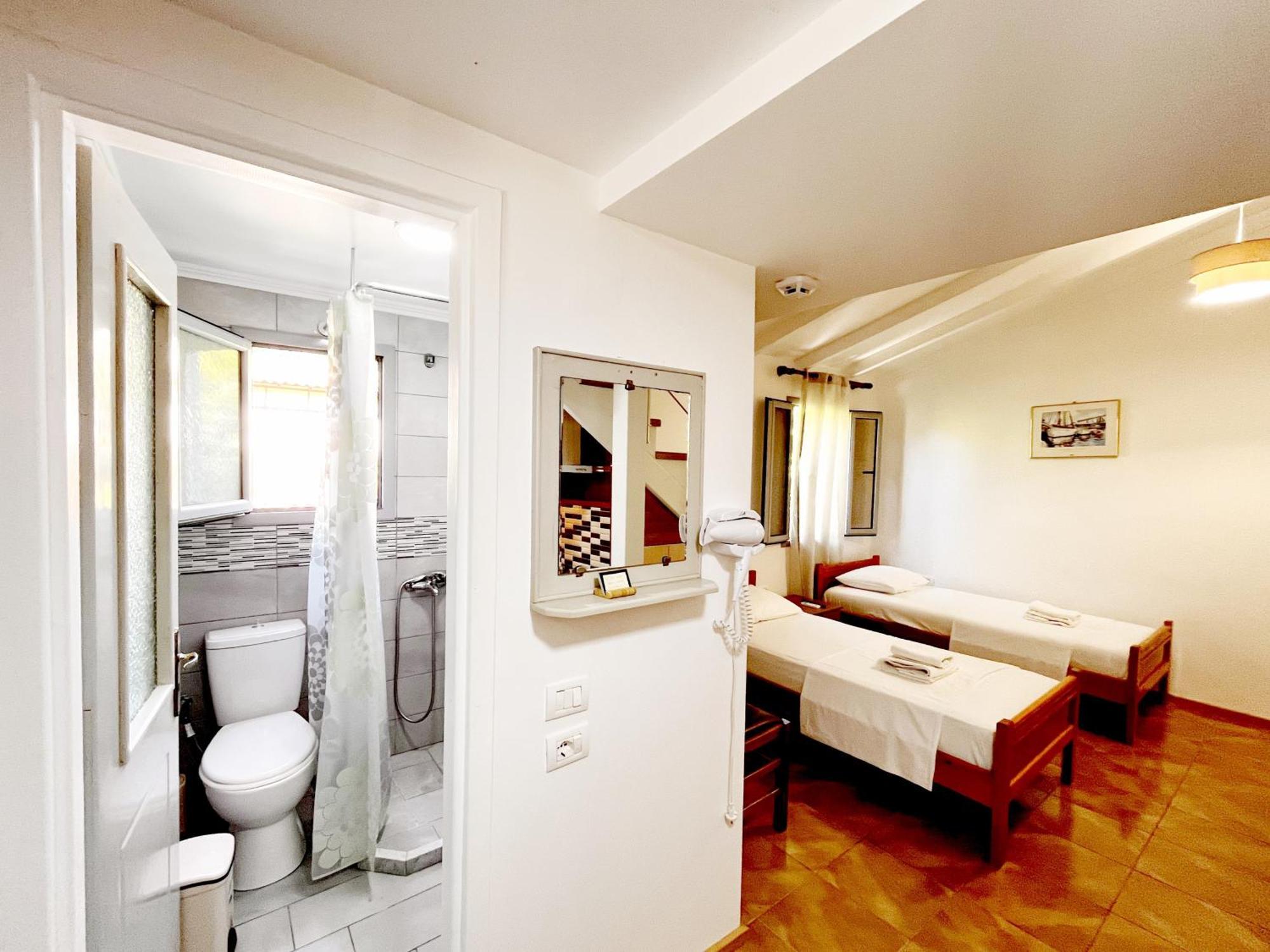 Garden Rooms Himare Ngoại thất bức ảnh