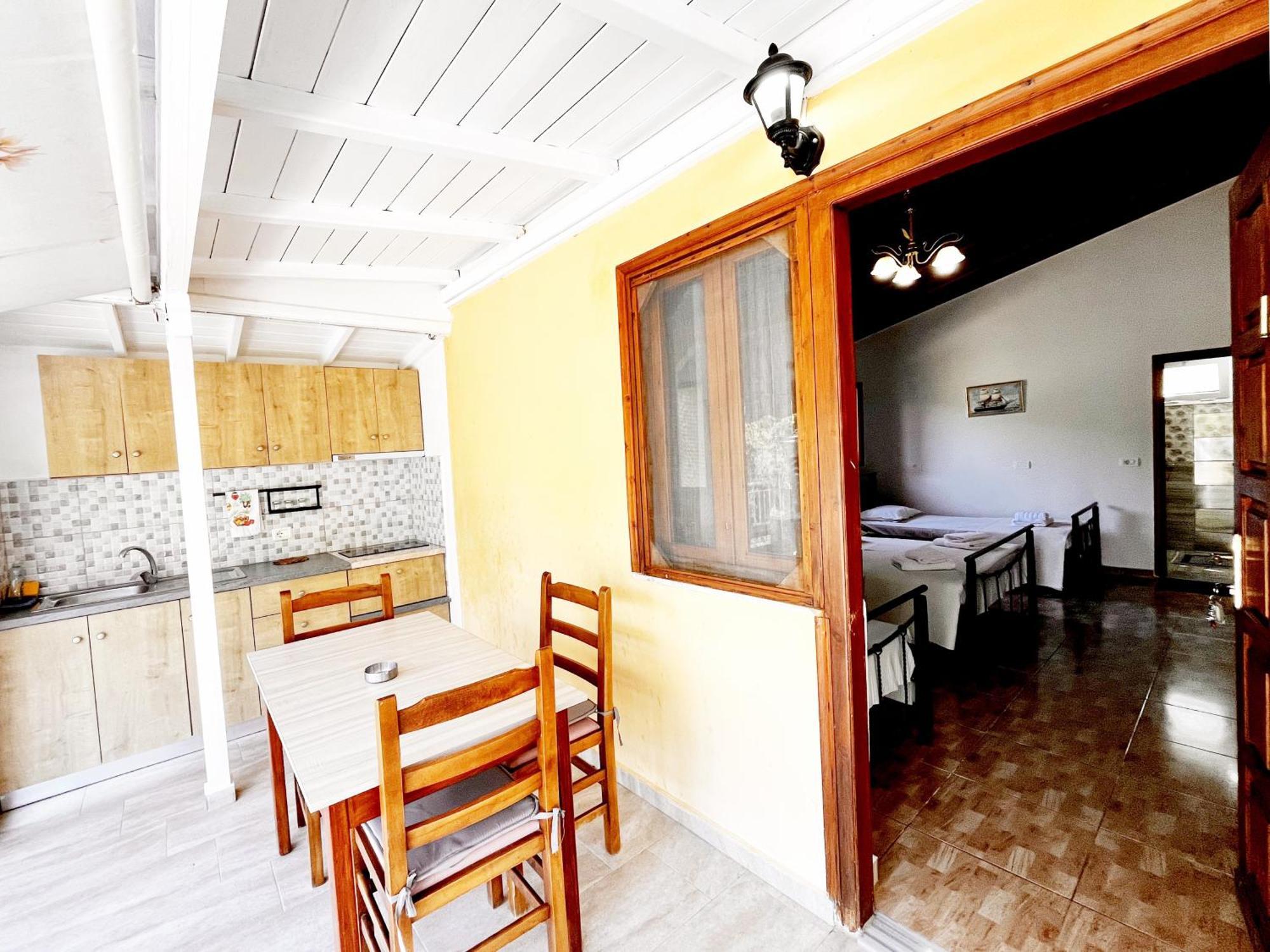 Garden Rooms Himare Ngoại thất bức ảnh
