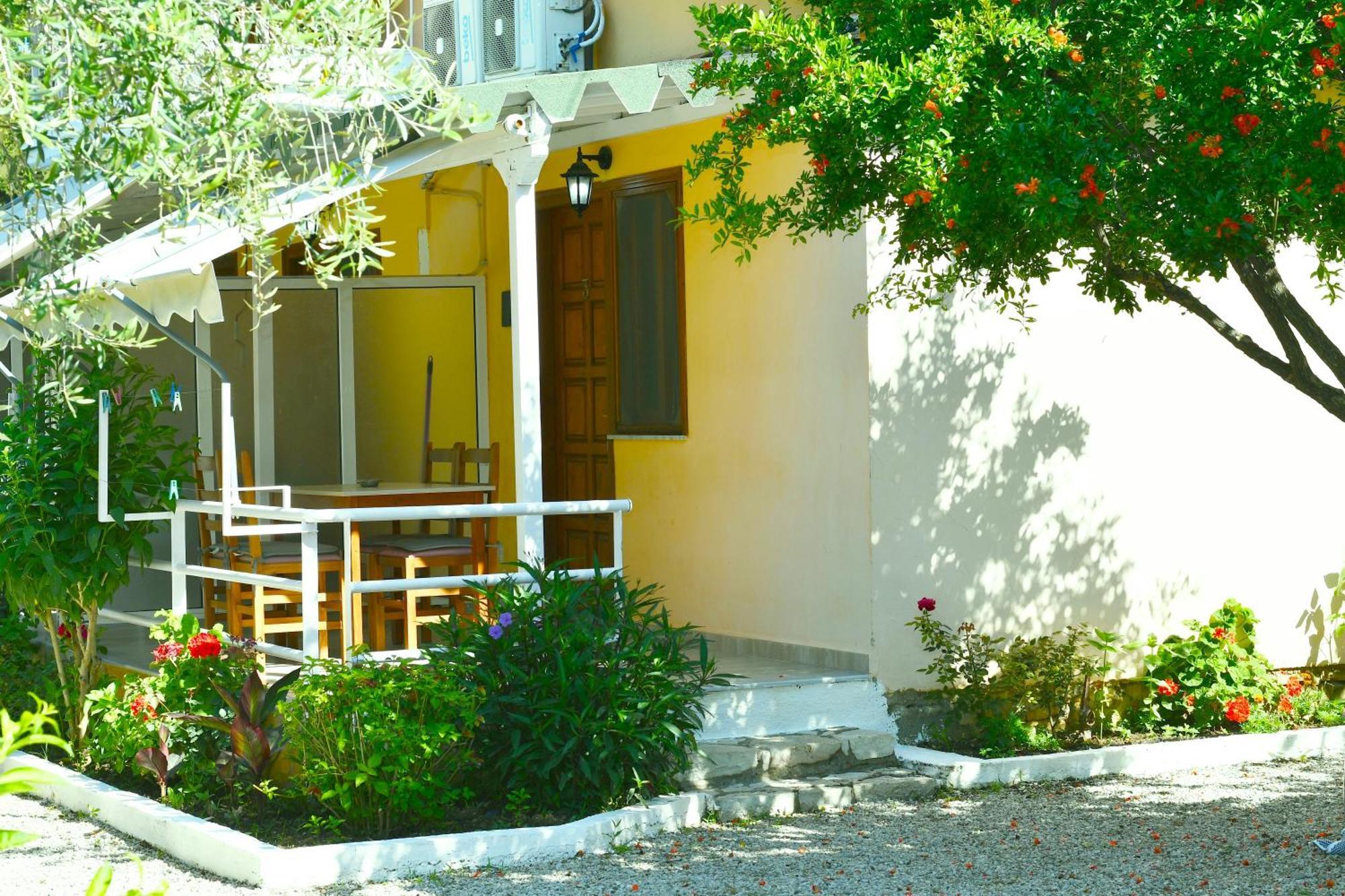 Garden Rooms Himare Ngoại thất bức ảnh