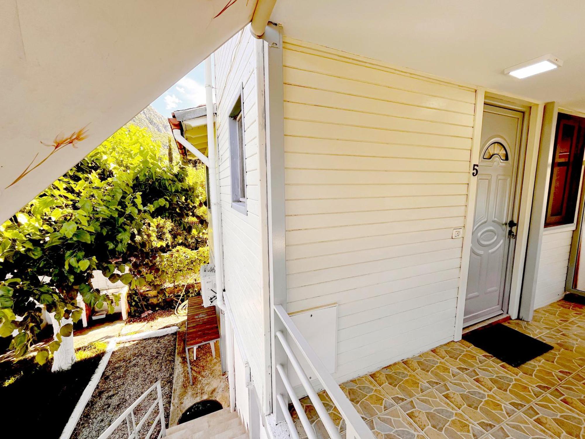 Garden Rooms Himare Ngoại thất bức ảnh