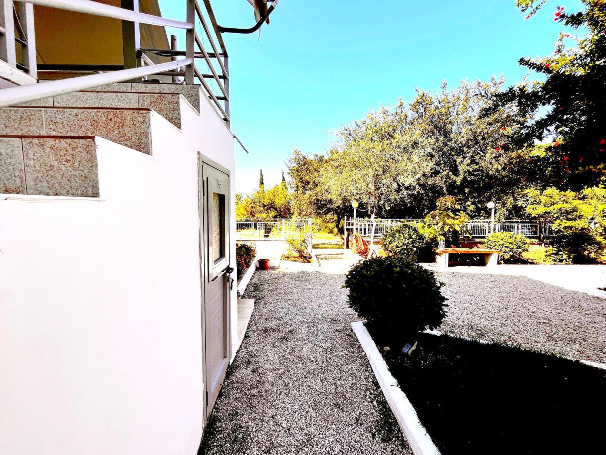 Garden Rooms Himare Ngoại thất bức ảnh