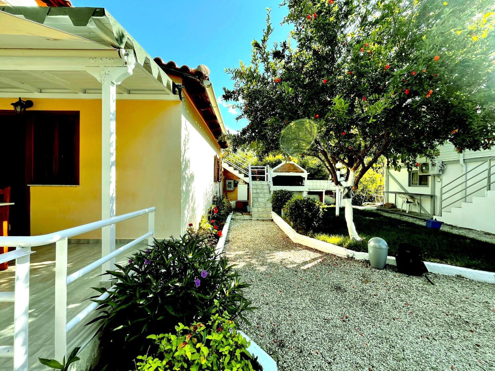Garden Rooms Himare Ngoại thất bức ảnh