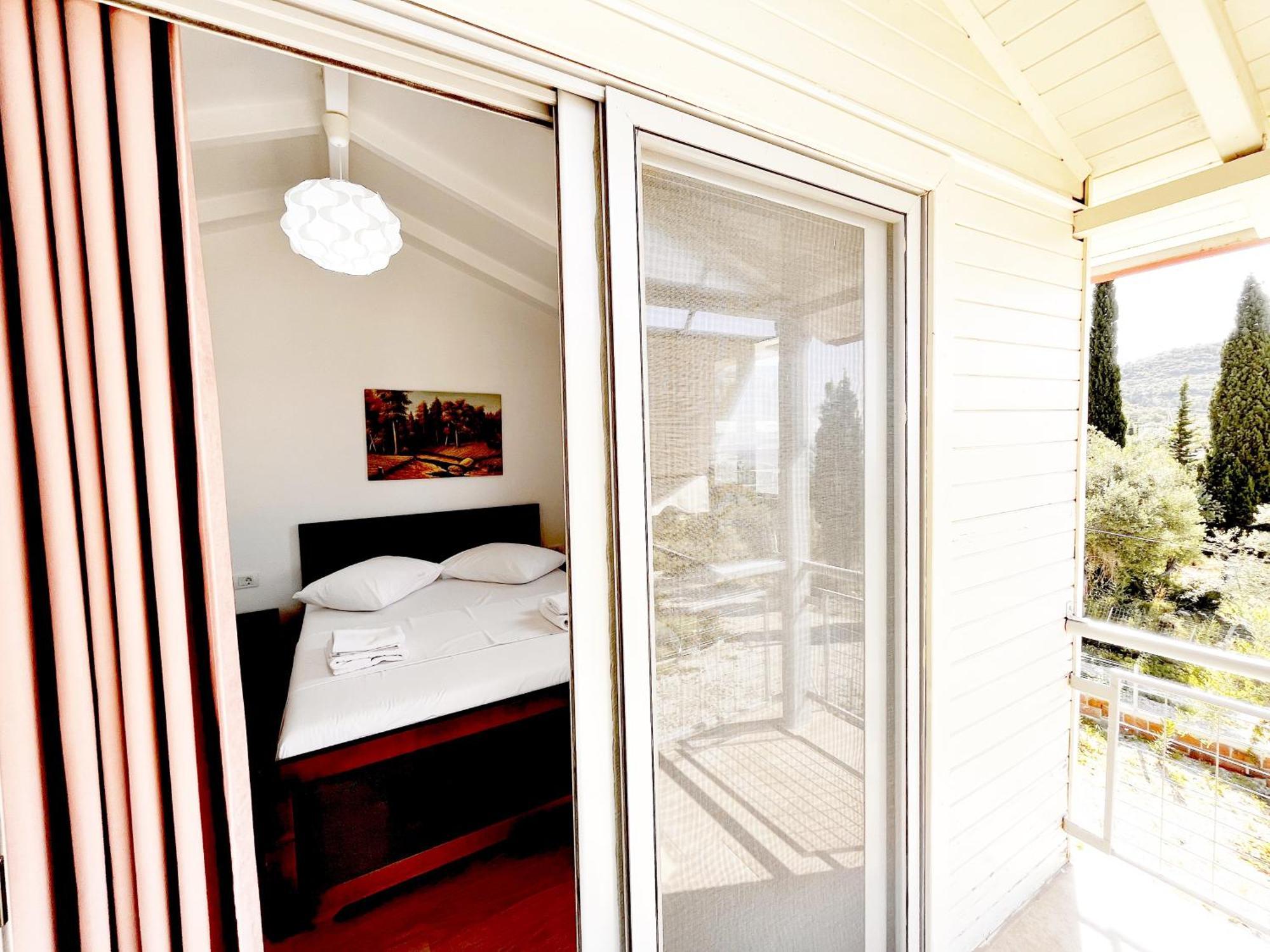 Garden Rooms Himare Ngoại thất bức ảnh