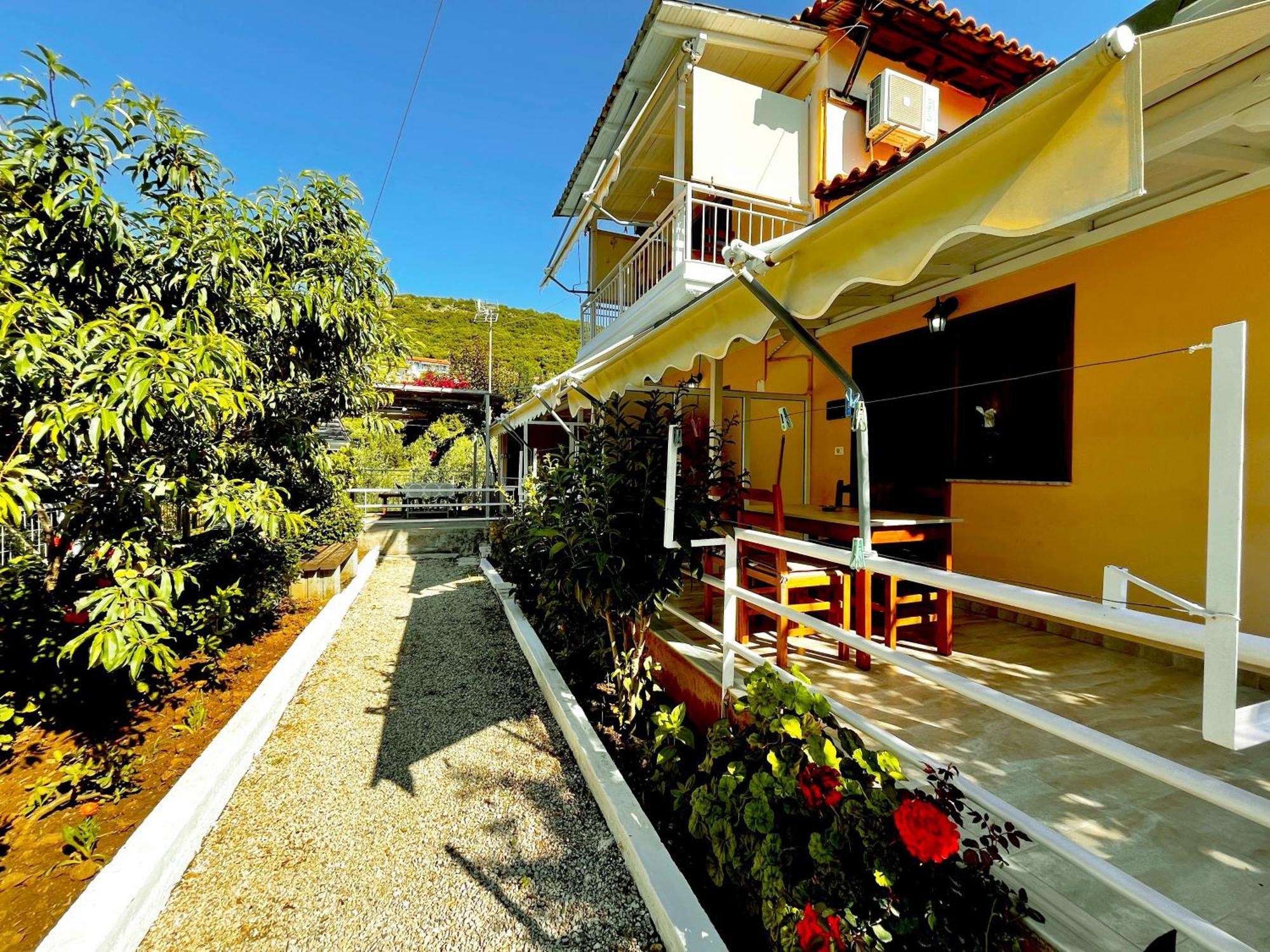 Garden Rooms Himare Ngoại thất bức ảnh