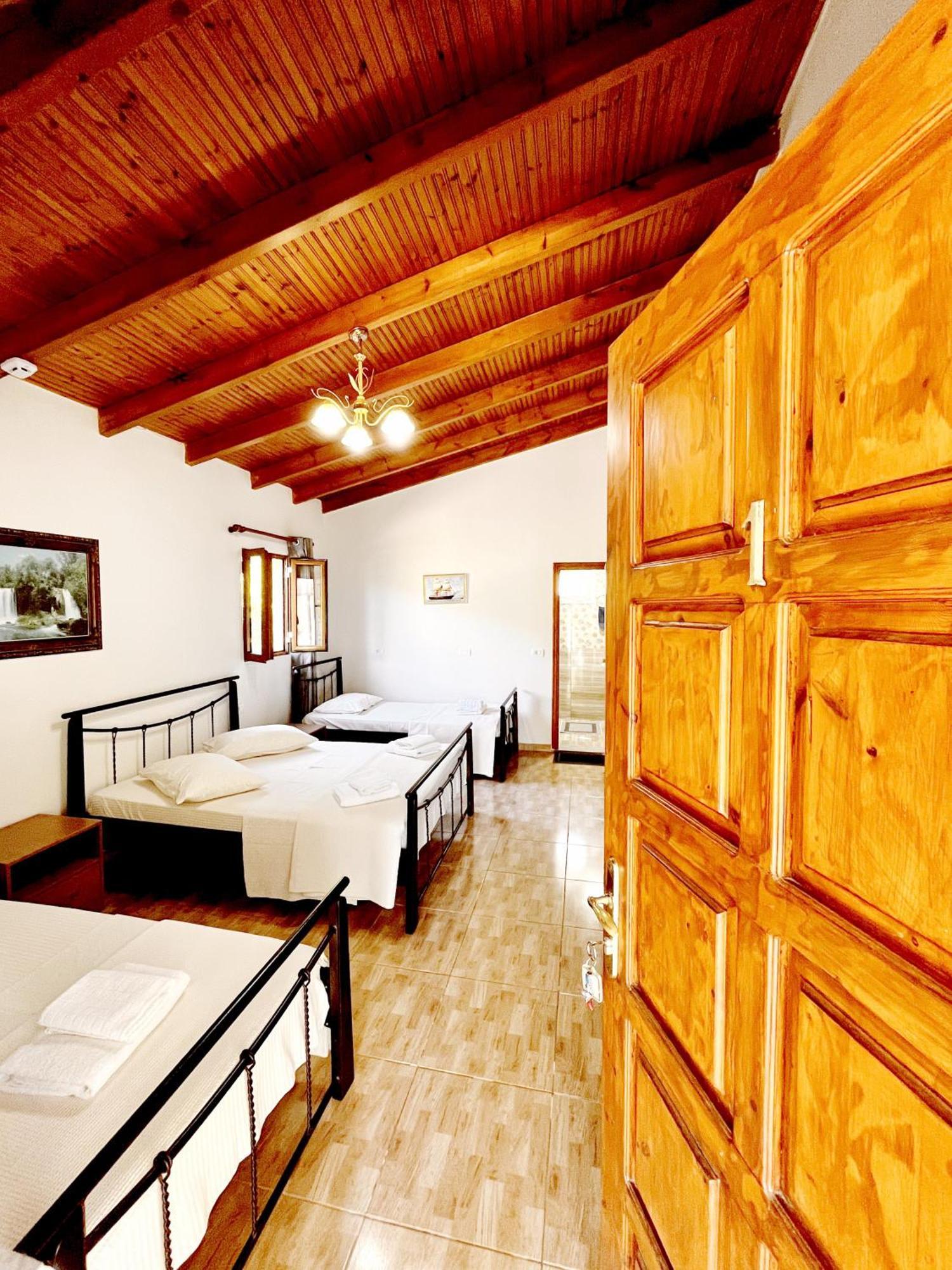 Garden Rooms Himare Ngoại thất bức ảnh