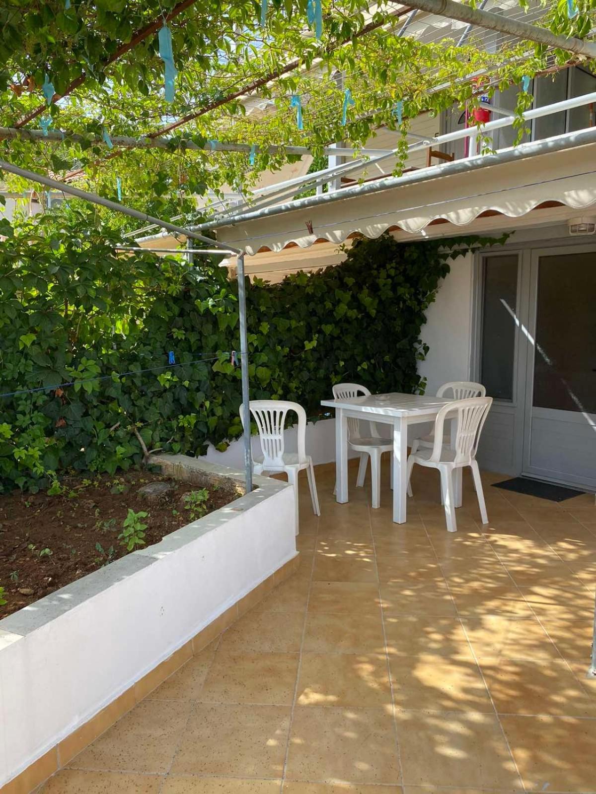 Garden Rooms Himare Ngoại thất bức ảnh